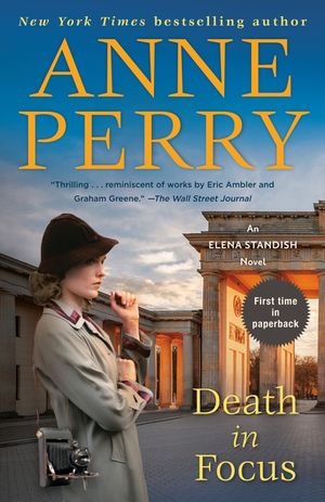 Death in Focus: An Elena Standish Novel image number 0