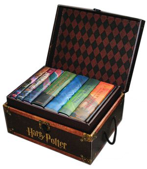 Harry Potter Hardcover Boxed Set: Books 1-7 (Trunk) image number 0