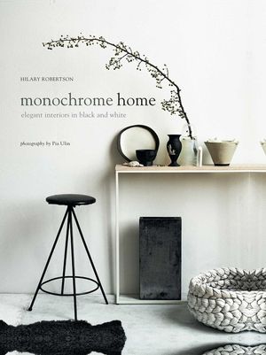 Monochrome Home: Elegant Interiors in Black and White image number 0