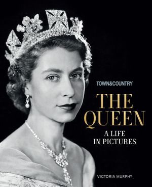 Town & Country: The Queen: A Life in Pictures image number 0