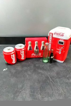 Lot of Coca-Cola Memorabilia  image number 0