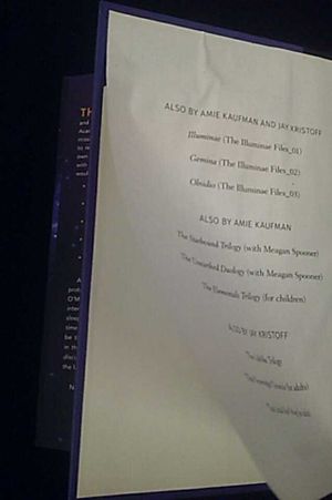 Aurora Rising (The Aurora Cycle) image number 2