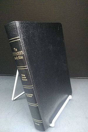 Defender's Study Bible-KJV image number 1