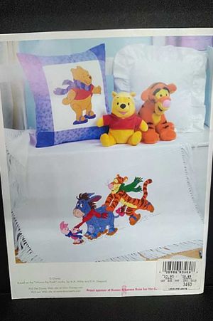 Seasons of Fun with Pooh Cross Stitch (Leisure Arts 3460) image number 1