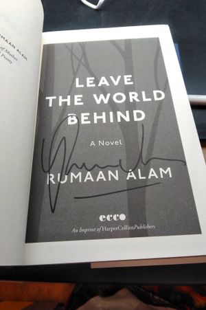 Leave the World Behind: A Novel image number 1