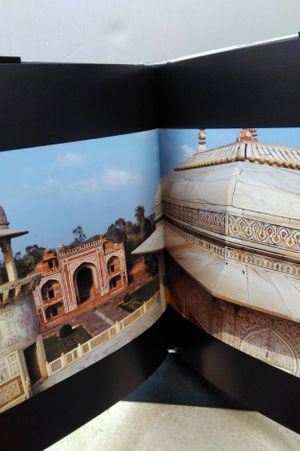 A Jewel of Mughal India: The Mausoleum of I'timad Ud-Daulah image number 2