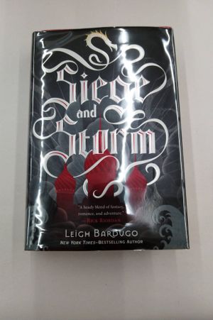 Siege and Storm (Grisha Trilogy (Shadow and Bone)) image number 0