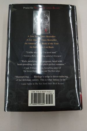 Siege and Storm (Grisha Trilogy (Shadow and Bone)) image number 1