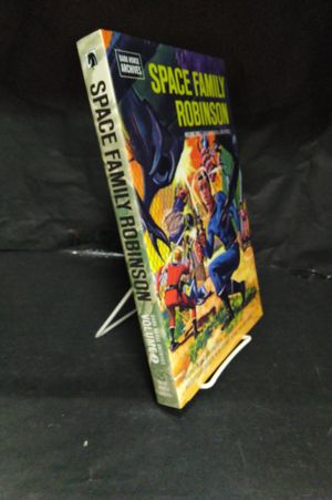 Space Family Robinson Archives Volume 2 (Dark Horse Archives) image number 1