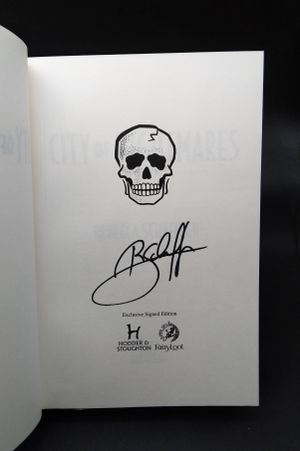 City of Nightmares by Rebecca Schaeffer Signed Fairyloot Edition image number 2