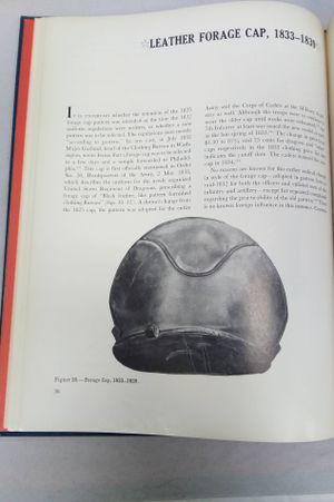 United States Army Headgear to 1854: Catalog of United States Army Uniforms in the Collections of the Smithsonian Institution Volume 1 image number 2