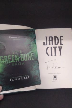 Green Bone Saga, Illumicrate Edition image number 2