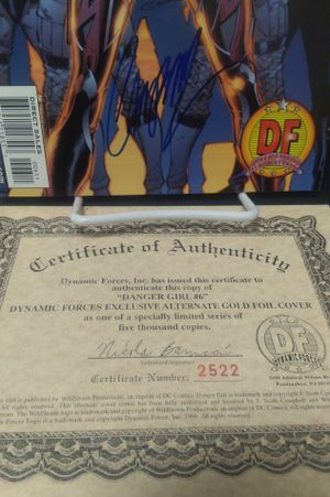 Danger Girl #6 Dynamic Forces Gold Foil Variant 1999(SIGNED) image number 1