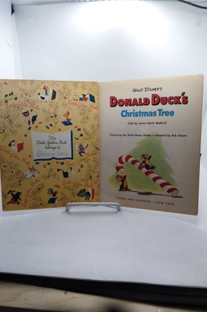 Walt Disney's Donald Duck's Christmas Tree (A Little Golden Book) image number 1