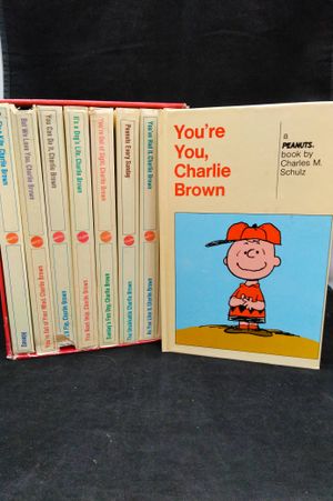The World of Charlie Brown, a Mattel Book Set of 9 Volumes image number 2