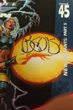 Signed Ultimate X-Men #45 image number 2