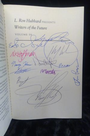 L. Ron Hubbard Presents Writers of the Future Volume 39 (L Ron Hubbard Presents: Writers Of the Future, 39) image number 1