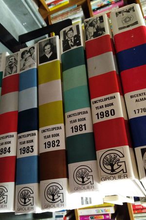 Grolier Encyclopedia Year Book 1969-1989 image number 1