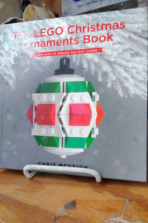 The LEGO Christmas Ornaments Book: 15 Designs to Spread Holiday Cheer image number 0