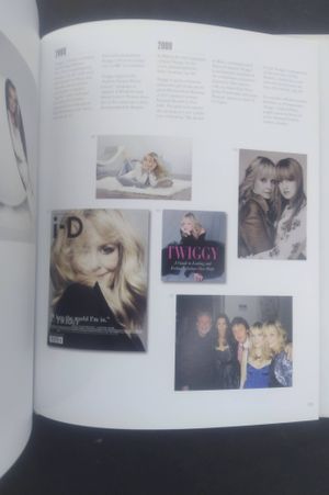 Twiggy: A Life in Photographs image number 2