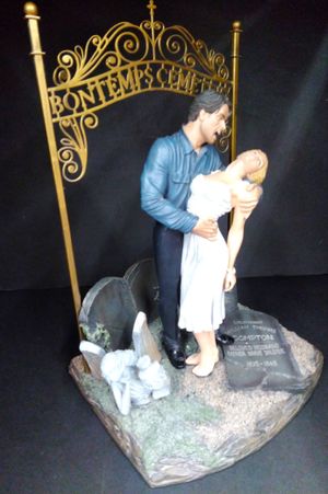 True Blood True Love: Sookie and Bill Statue image number 1
