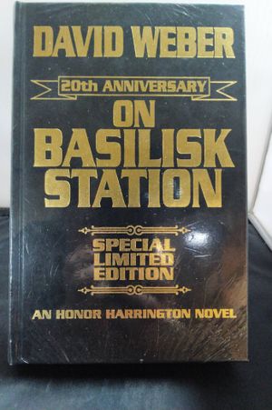 On Basilisk Station, 20th Anniversary Edition (Honor Harrington) image number 0
