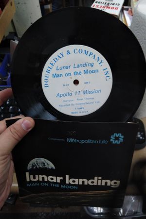 Lunar Landing: Man On The Moon Peter Thomas 7" 33 1/3 Cinema Sound T-10483 image number 2