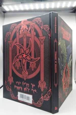Dungeons and Dragons RPG: Tyranny of Dragons Alternate Cover image number 2