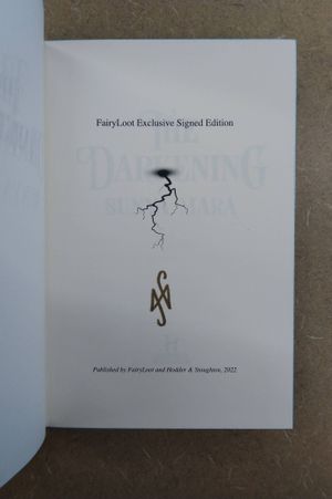The Darkening (Fairyloot)  image number 1