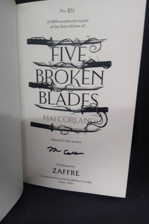 Five Broken Blades: Discover the instant Sunday Times bestselling adventure fantasy debut taking the world by storm (The Broken Blades) image number 1