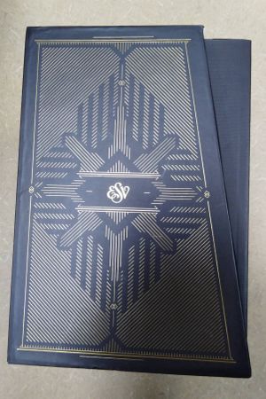 Crossway Reader's Bible ESV image number 1