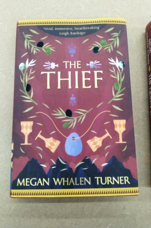 The Queen's Thief (3 Book Fairyloot Exclusive Set) image number 0