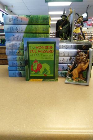 The Wizard of Oz Complete Series with Bookends image number 0