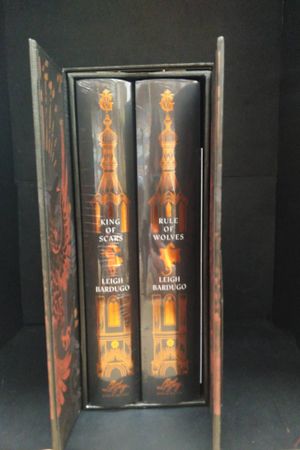 King of Scars Annotated Special Edition Box Set image number 0