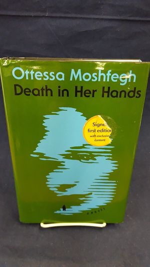 Death in Her Hands: A Novel image number 0