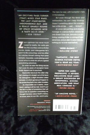 Armada: A novel by the author of Ready Player One image number 1
