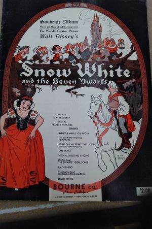 Snow White and the Seven Dwarfs image number 0