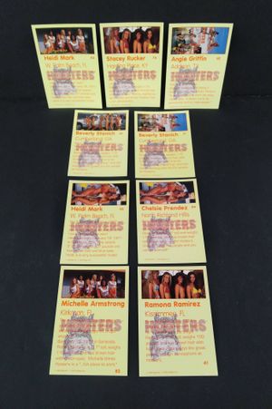 Hooters Calendar Girls 1994 Trading Cards  image number 1