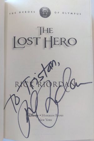 The Lost Hero (Heroes of Olympus, Book 1) image number 1