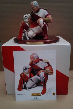 DC COMIC SUPERMAN SUPREME STATUE W/ RADAR HOUND ALEX ROSS SIGNED LIMITED EDITION image number 0