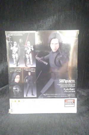 S. H. Figuarts: Star Wars Kylo Ren image number 1