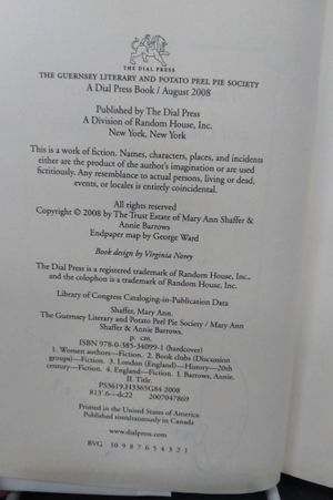 The Guernsey Literary and Potato Peel Pie Society image number 2