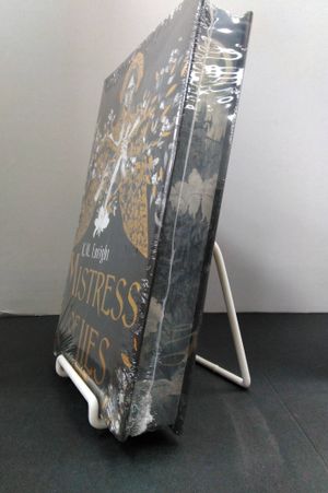 Mistress of Lies image number 1