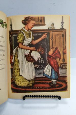 Little Red Riding Hood image number 2