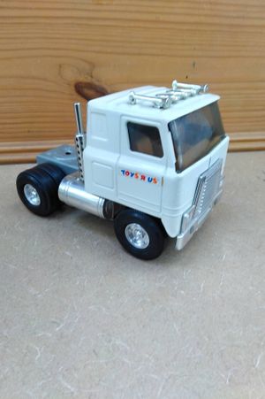 Vintage TOYS R US Semi Truck Tractor Trailer Ertl Pressed Steel 80s image number 1