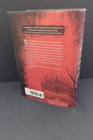 A Court of Thorns and Roses image number 1