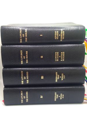 Liturgy of the Hours (4-Volume Set) by Catholic Book Publishing Co (1975-07-01) image number 0