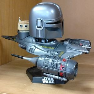 Funko POP! Television: Star Wars: The Mandalorian in N-1 Starfighter (with R5-D4) #670 image number 0