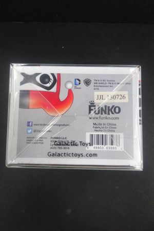 Funko Pop Heroes #34 - Harley Quinn (Conquest Comics Exclusive Metallic Finish) image number 2