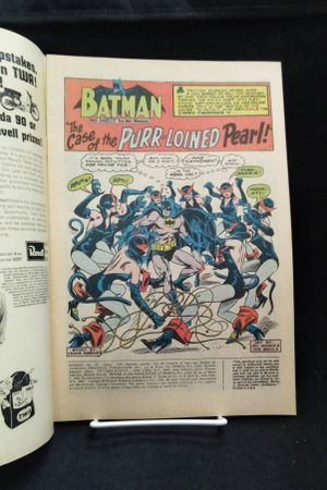 Batman No. 210 image number 2